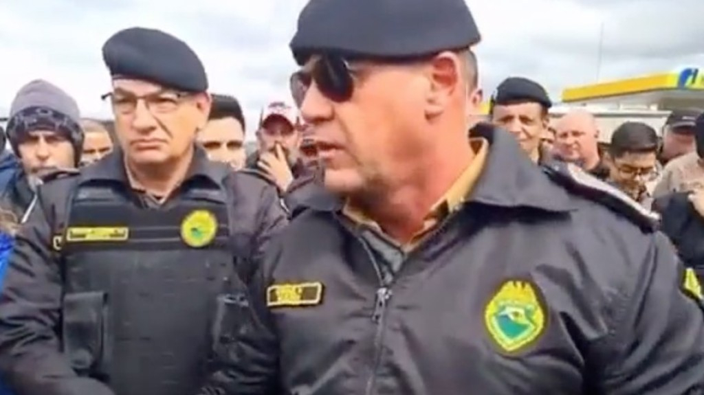 Coronel diz 'prevaricar' ao permitir bloqueio parcial em rodovia do PR
