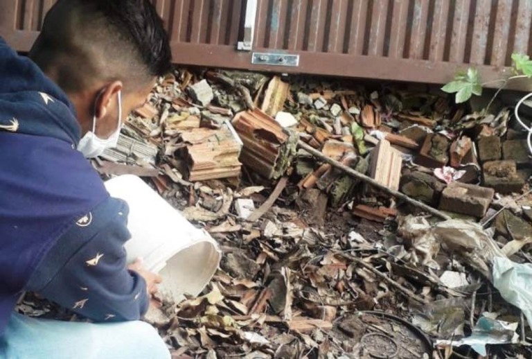 Agente vistoria imóvel em bloqueio contra mosquito da dengue em Marília – Divulgação