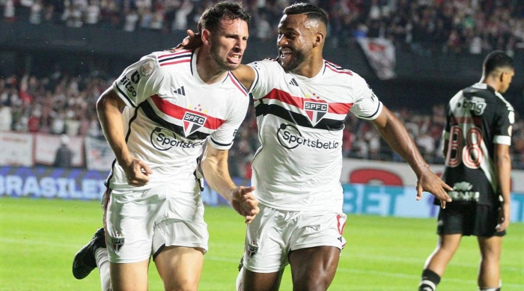 Com recorde de público, São Paulo vence o Vasco pelo Brasileirão