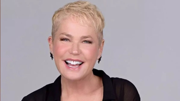 Xuxa exibe treino pesado e exibe barriga sequinha: ’60 anos com corpinho de 20′