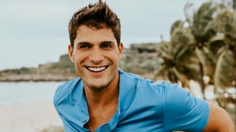 André Martinelli revela não ter medo de envelhecer: "Processo natural"