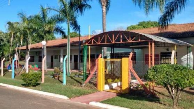 Bandido invade escola e furta material eletrônico em distrito de Marília