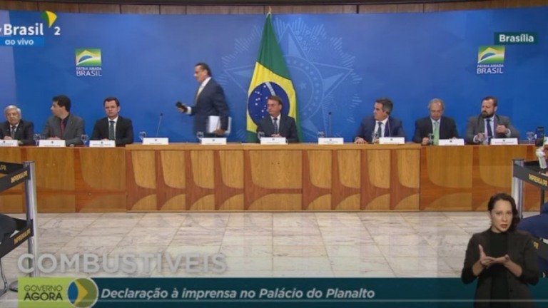 Estados e caminhoneiros criticam PEC do Diesel: 'Solução Tabajara'