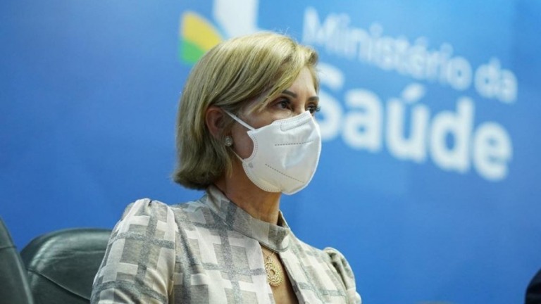 Debate sobre cloroquina 'está encerrado', diz nova secretária da Saúde