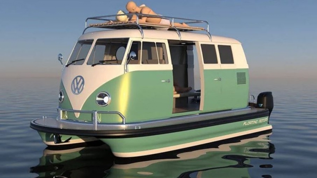 Empresa transforma carros clássicos em barcos de luxo personalizados