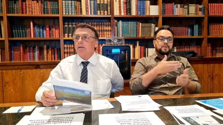 Bolsonaro vai contra Marina e critica demarcação de terra indígena