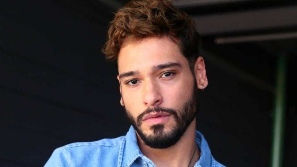 Bruno Fagundes volta às novelas e grava série para Netflix