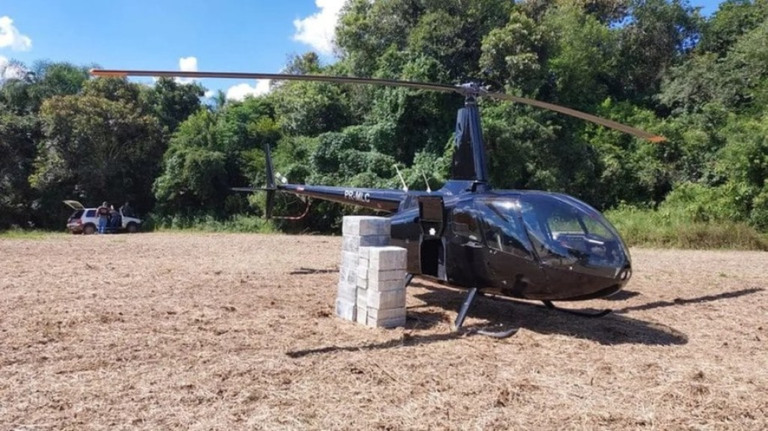 PF apreende 300kg de cocaína em helicóptero no interior de SP