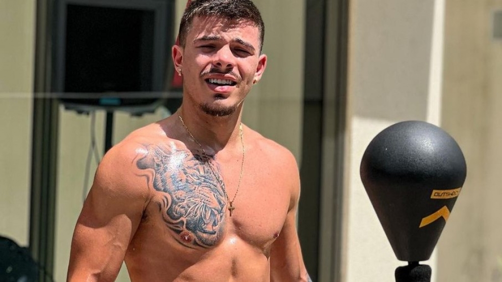 Thomaz Costa deleta perfil de site pornográfico por família e religião Thomaz Costa deleta perfil de site pornográfico por família e religião