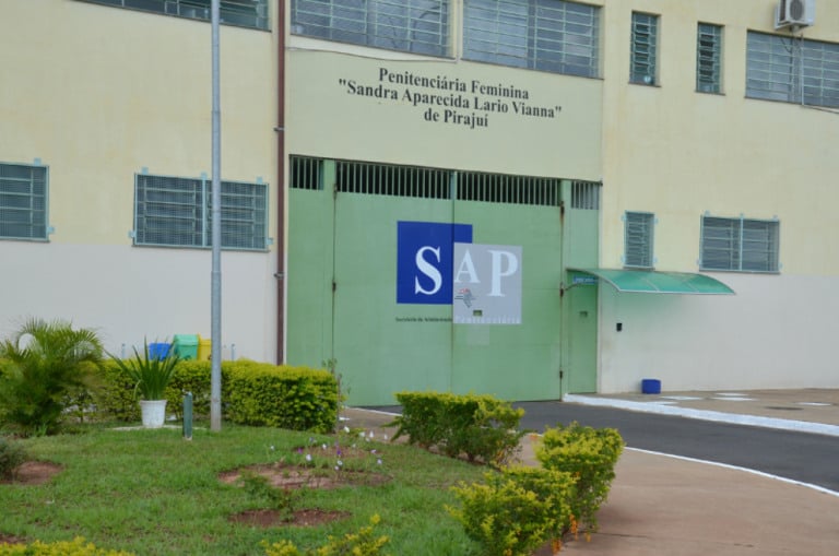 Mulher condenada por tráfico é capturada em ronda da PM na zona sul