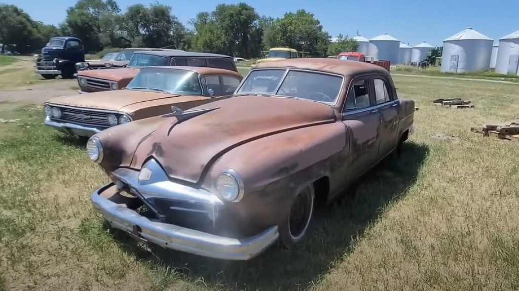 Encontrada coleção de carros escondida por 60 anos nos EUA