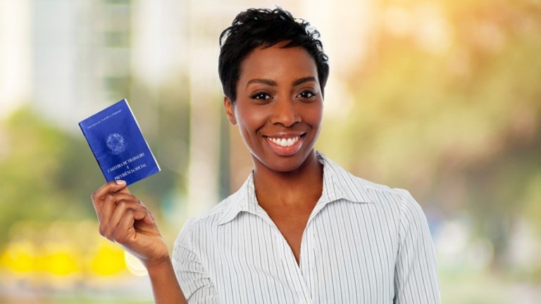LinkedIn recua a retoma divulgação de vagas para negros e indígenas