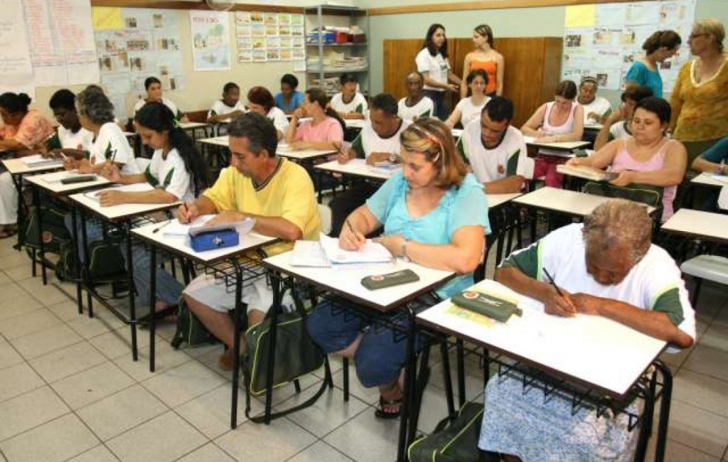 MEC divulga calendário de exames de jovens e adultos