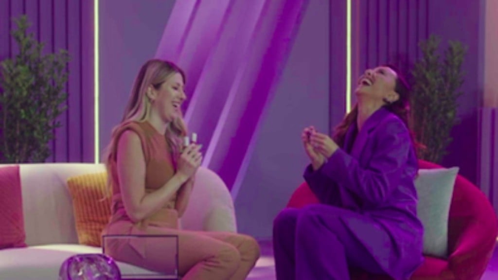 Divulgação Sabrina Sato recebe Dani Calabresa no primeiro episódio do Tik Talk BLZ, conteúdo exclusivo da Beleza na Web