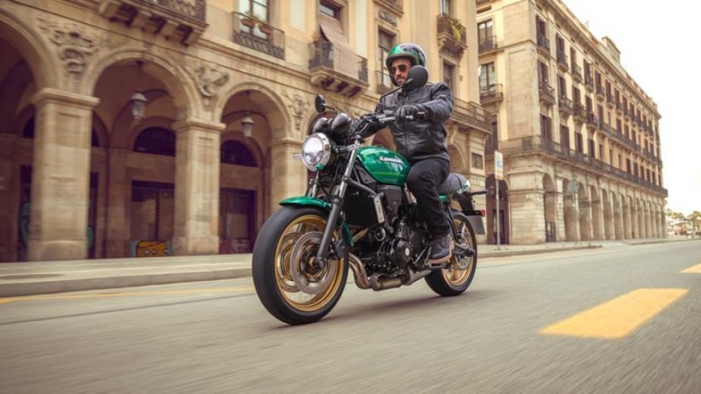 Kawasaki mostra linha 2022 da Z650 RS com estilo retrô