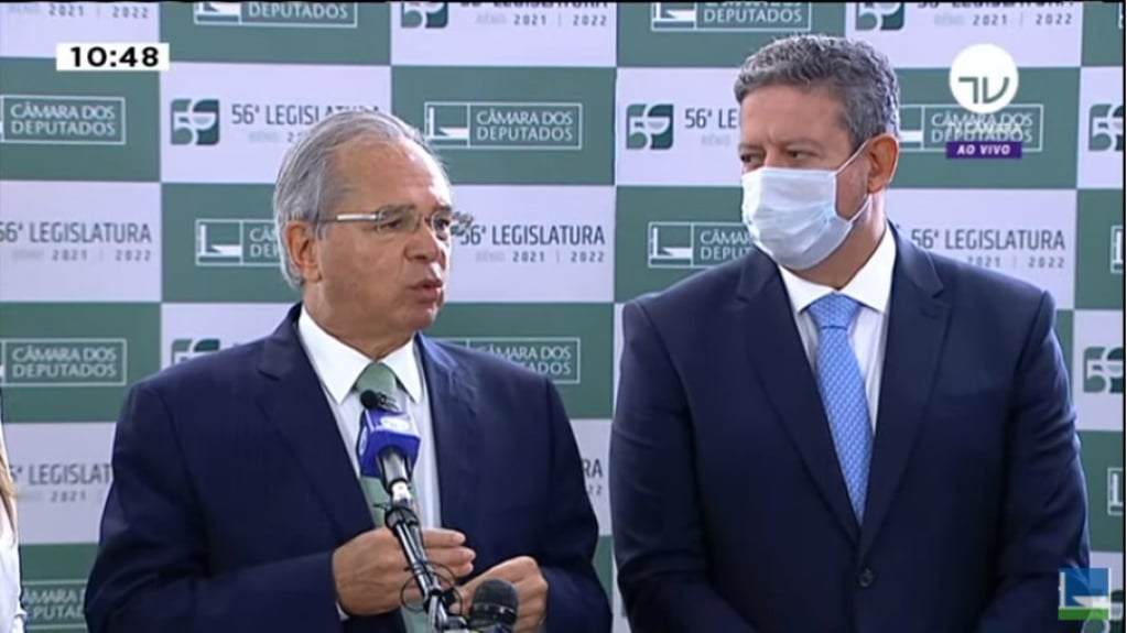 Guedes quer mudança na reforma tributária 'para não mexer com dentista e médico'