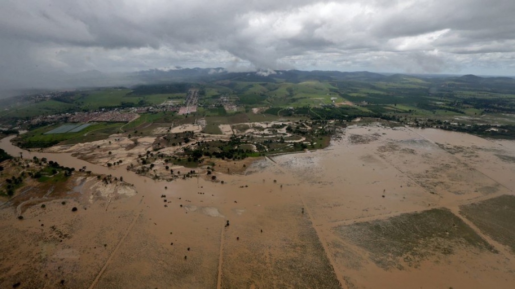 Sobe para 20 número de mortes causadas pelas chuvas na Bahia