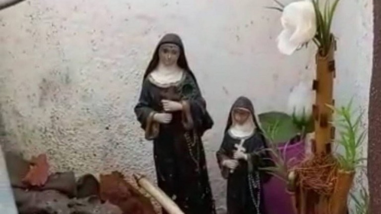 Petrópolis: imagens de Santa ficam intactas em muro de casa destruída