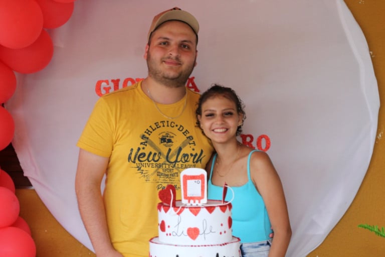 Vídeo - Estudante de Marília encontra doador  20 meses após transplante e emociona