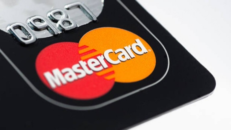 Mastercard vai aumentar taxas em transações online e preocupa lojistas