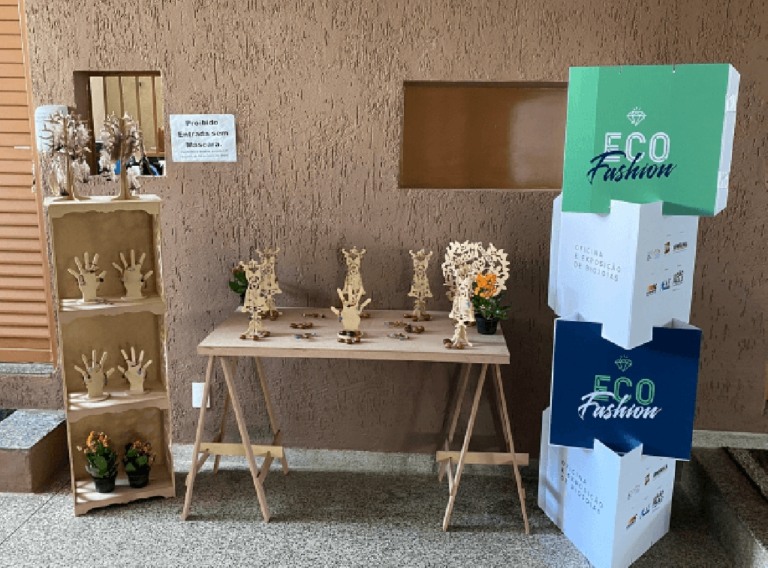 Ecofashion - Entidades expõem e vendem biojoias produzidas com recicláveis