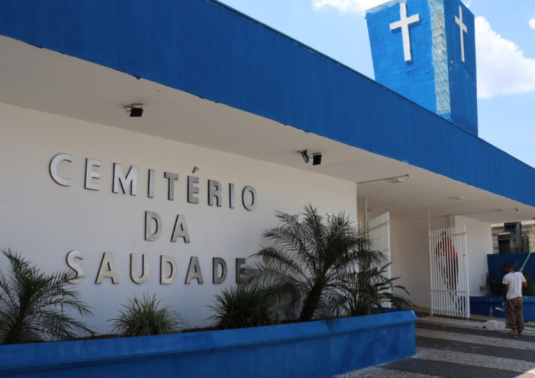 Jovem é sepultado após acidente de trânsito em Marília