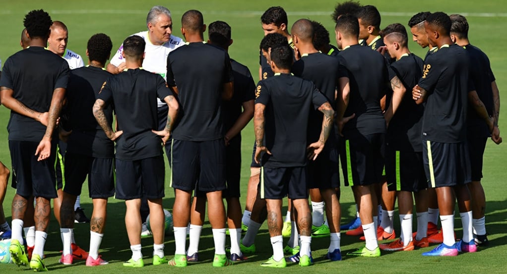 Tite anuncia escalação para estreia na Copa do Mundo