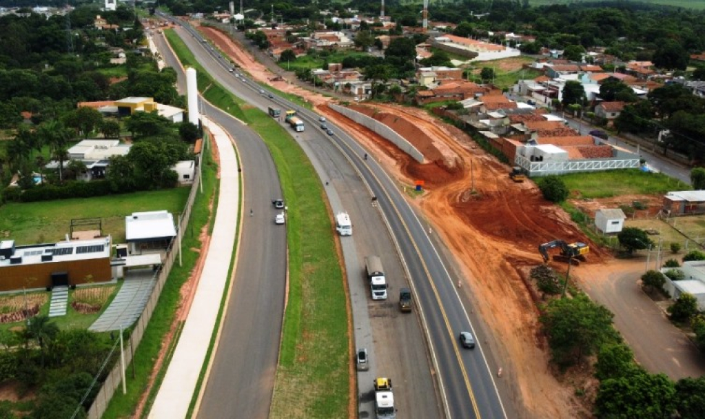 Obra na SP-294 em Marília atinge 11 mil m² de vegetação; prevê compensação Obra na SP-294 em Marília atinge 11 mil m² de vegetação; prevê compensação