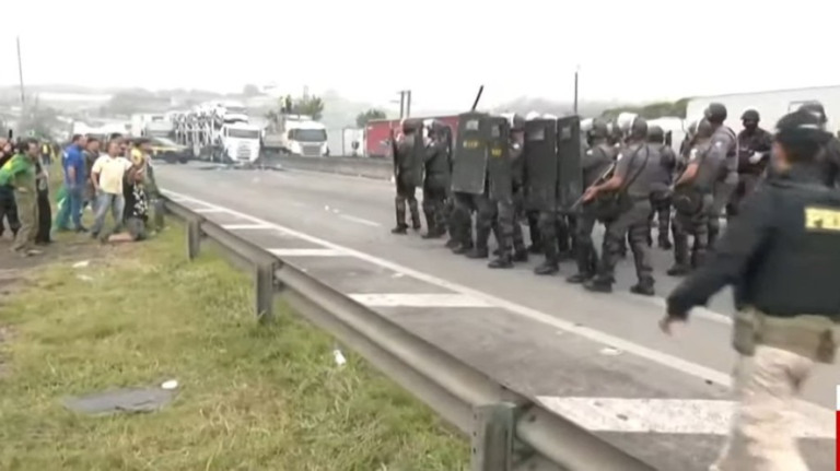 Silêncio de Bolsonaro estimula bloqueio, diz FenaPRF