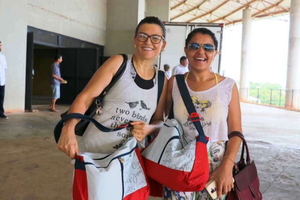 Prefeitura inicia entrega de cestas de Natal; Educação, Saúde e aposentados primeiro