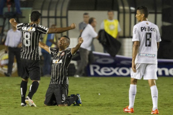 Jogadores comemoram título de 2013 – Daniel Augusto Jr/Ag. Corinthians