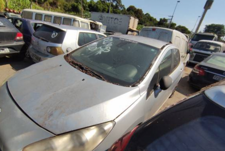 PRF faz leilão de sucata com lances a partir de R$ 50; lotes em Marília e cinco delegacias