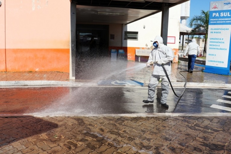 Marília reforça limpeza em ruas e áreas com fluxo de pessoas; tem 44 suspeitas