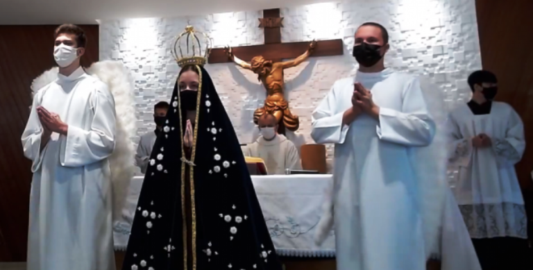Celebração de padroeira leva fiéis para igrejas e ruas em ações especiais na retomada