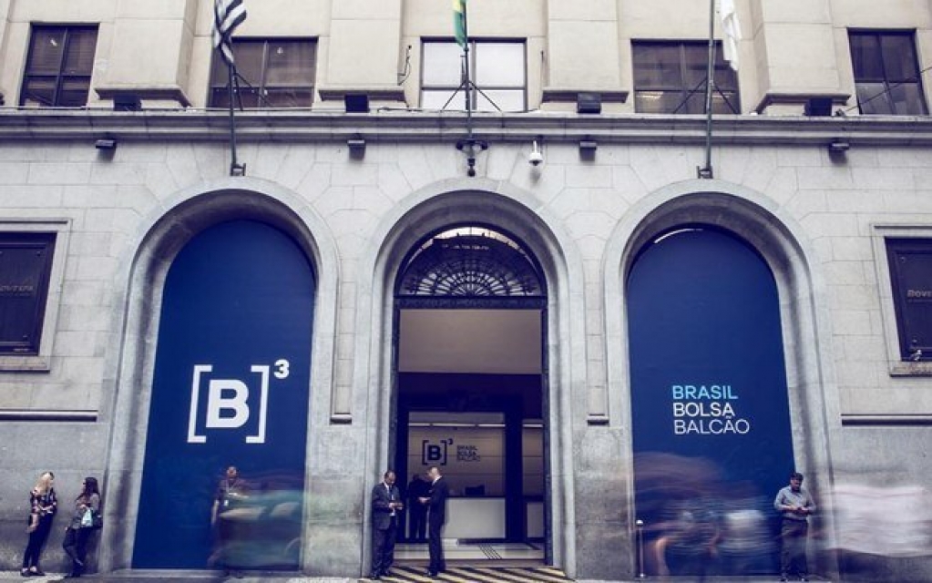 Empresas captam R$ 596 bilhões em 2021 e batem recorde Empresas captam R$ 596 bilhões em 2021 e batem recorde