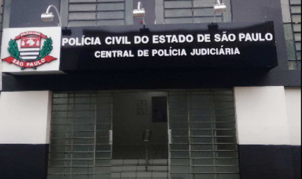 Dupla é presa em Marília acusada de extorsão contra mulher de Garça Dupla é presa em Marília acusada de extorsão contra mulher de Garça