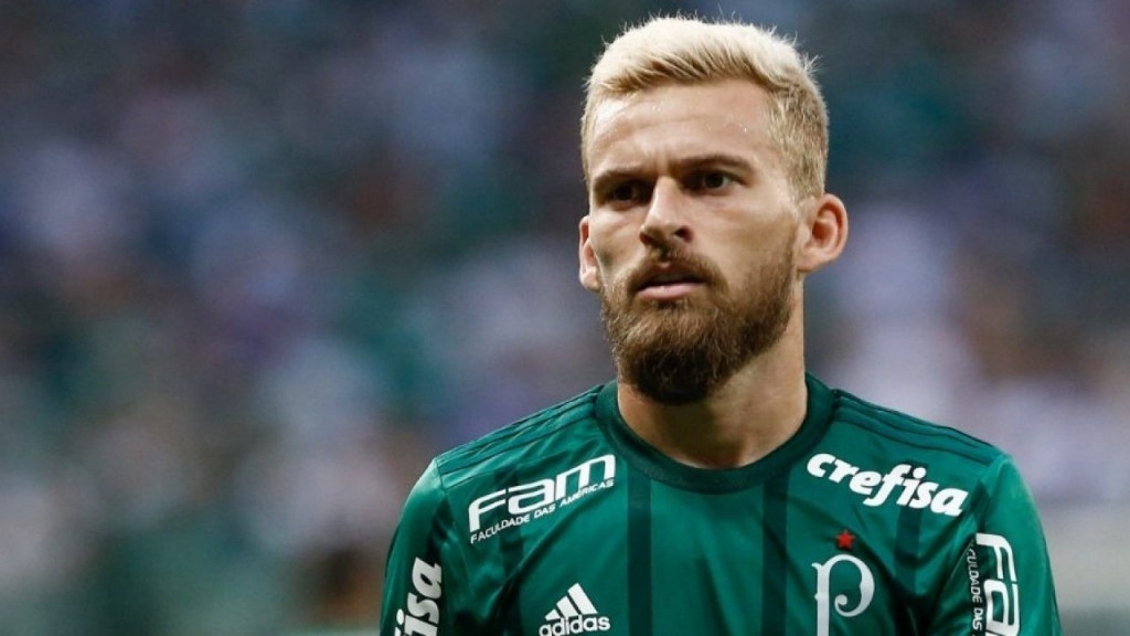 Palmeiras afasta Lucas Lima após polêmica em festa clandestina