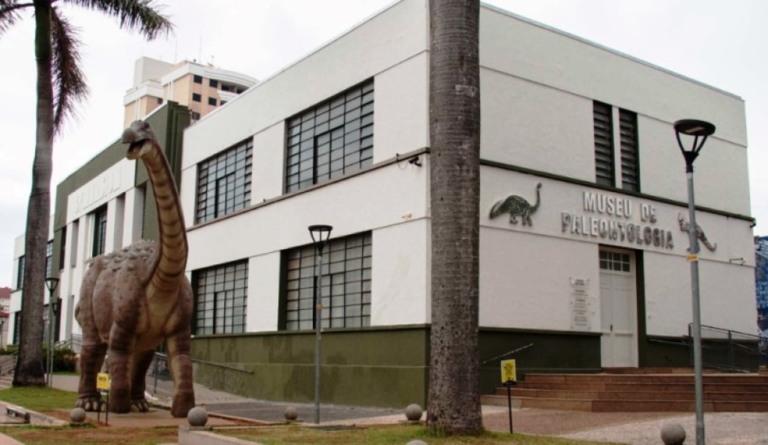 Previsão de chuva adia inauguração de museu e show em Marília
