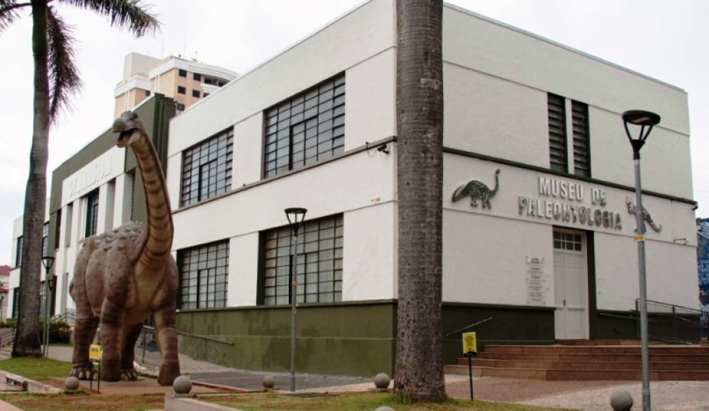 Previsão de chuva adia inauguração de museu e show em Marília