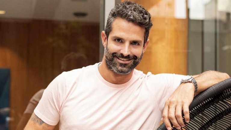 Iran Malfitano comemora retorno de "A Favorita" com post no Instagram