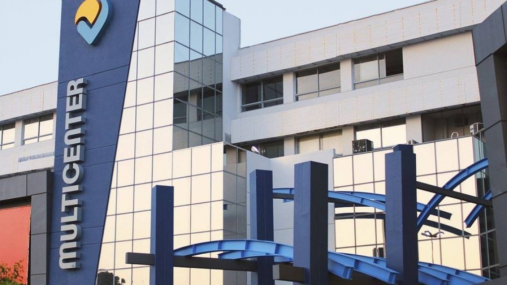 Criança de 6 anos recebe descarga elétrica em lanchonete de shopping Criança de 6 anos recebe descarga elétrica em lanchonete de shopping