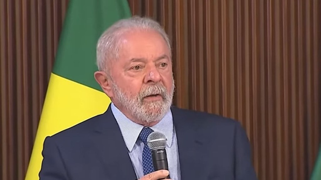 Lula se reúne com 15 partidos e 5 ministros para tratar de projetos