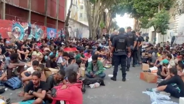 Nova ação na Cracolândia dispersa dependentes químicos pelo centro