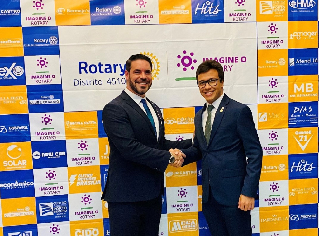 Felipe Orlando toma posse como presidente do Rotary Club de Vera Cruz