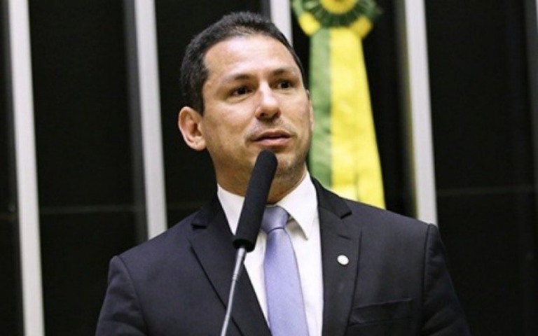 Vice-presidente da Câmara se filia ao PSD após sair do PL
