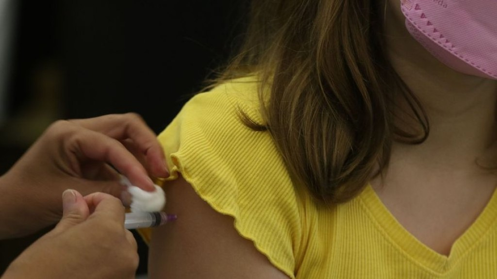 Internação de crianças de até 5 anos por Covid-19 têm queda mais lenta Internação de crianças de até 5 anos por Covid-19 têm queda mais lenta
