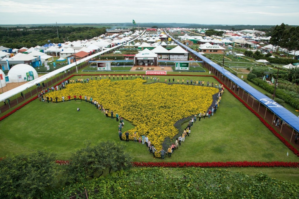 Cascavel, no Paraná, realiza um dos maiores eventos agropecuários do mundo Cascavel, no Paraná, realiza um dos maiores eventos agropecuários do mundo