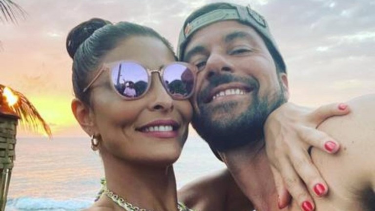 Juliana Paes comenta fases do relacionamento de 18 anos com marido