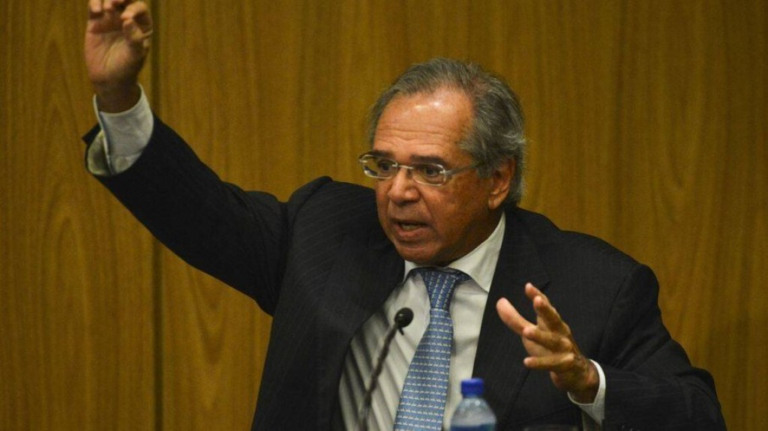 Guedes: 60 mil bilionários vão bancar o Auxílio Brasil de R$ 600