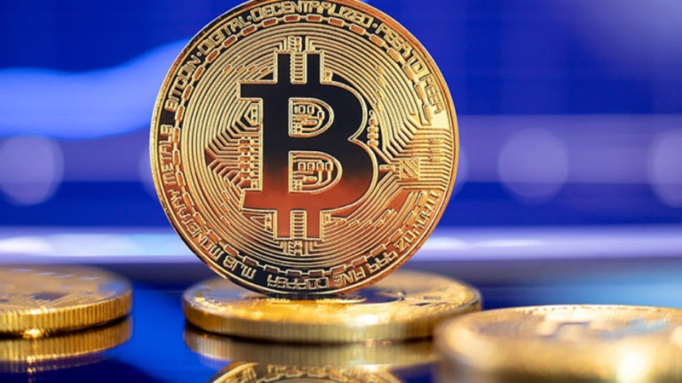 Pressão nos juros americanos derruba Bitcoin ao menor valor em 2 anos